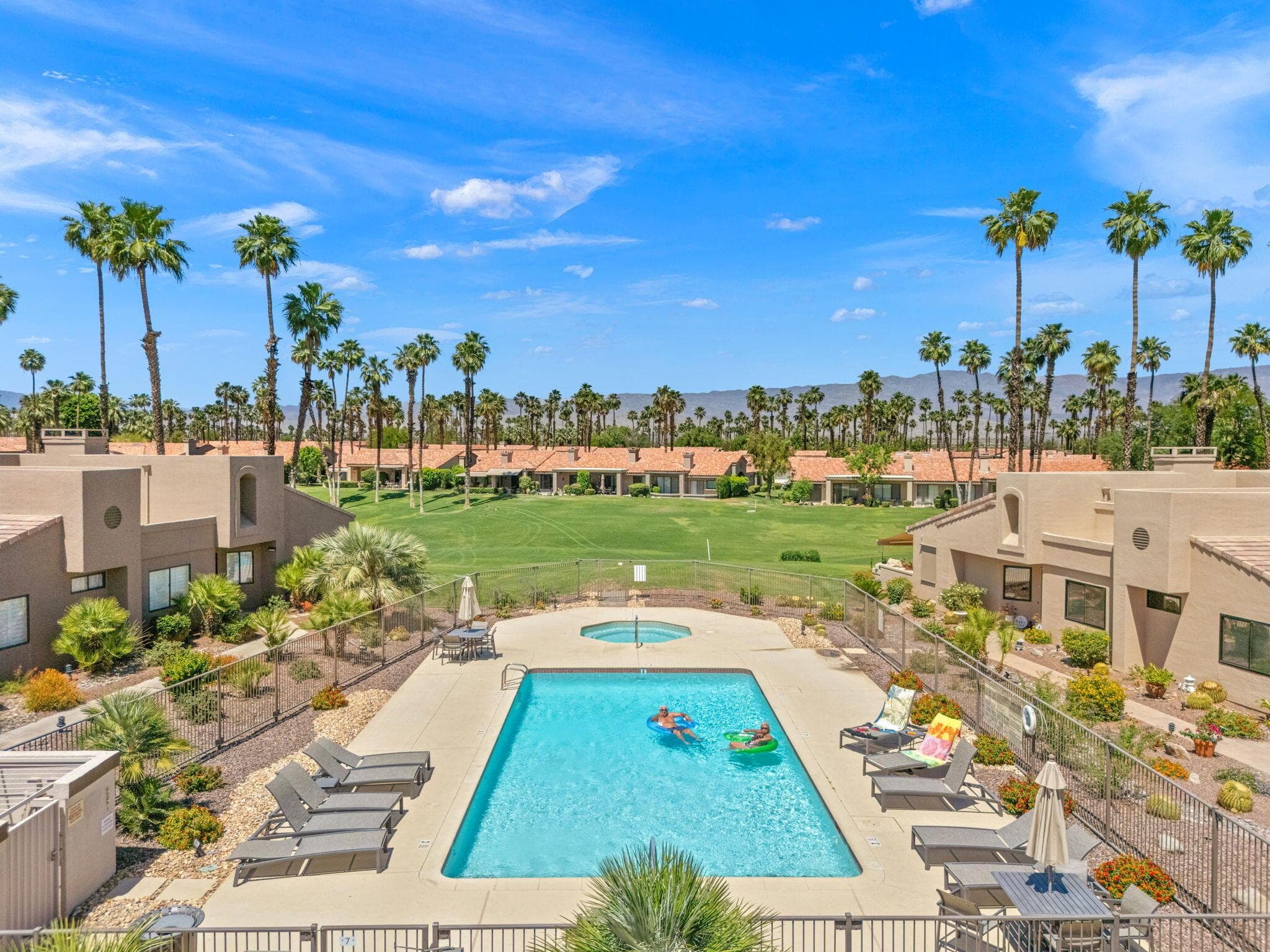 Resort Pools & Spas